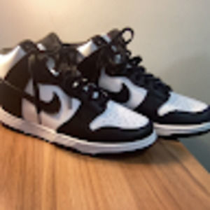 Meet your Posher, Evangelia